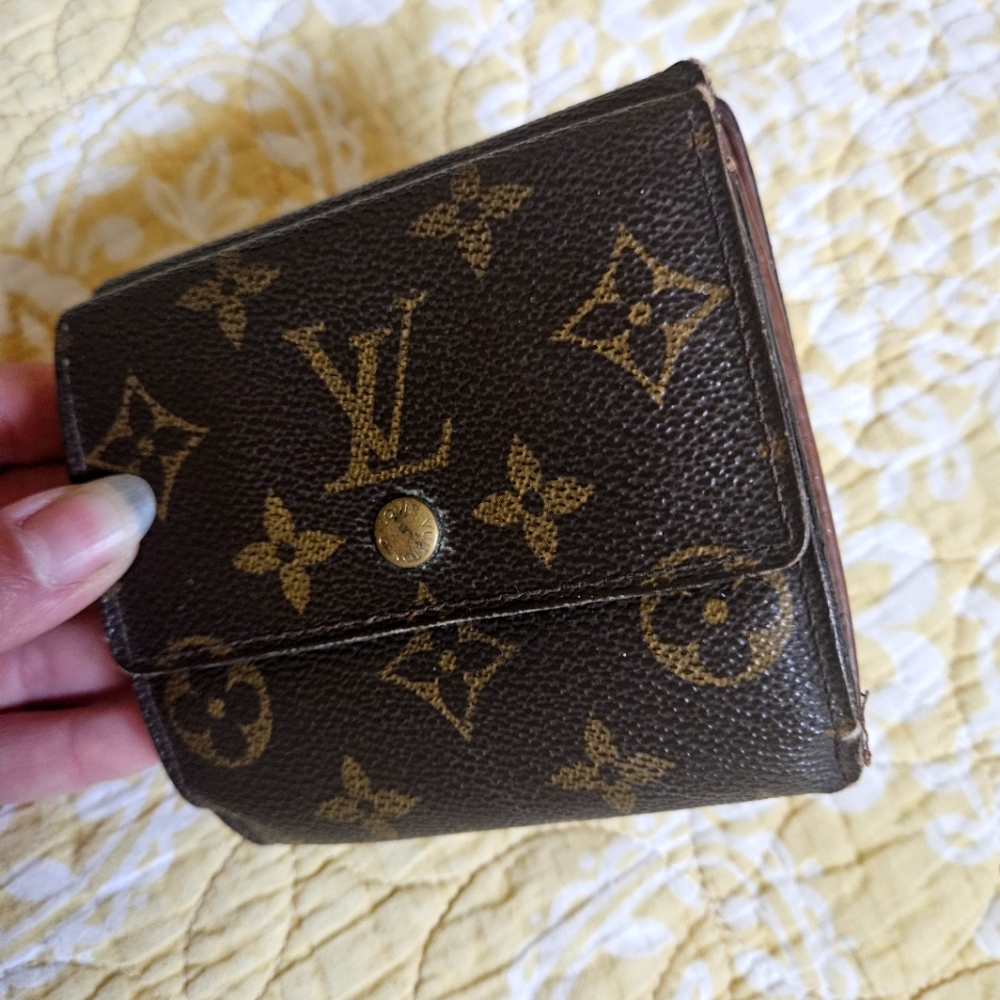 Authentic Louis Vuitton Monogram Bi-Fold